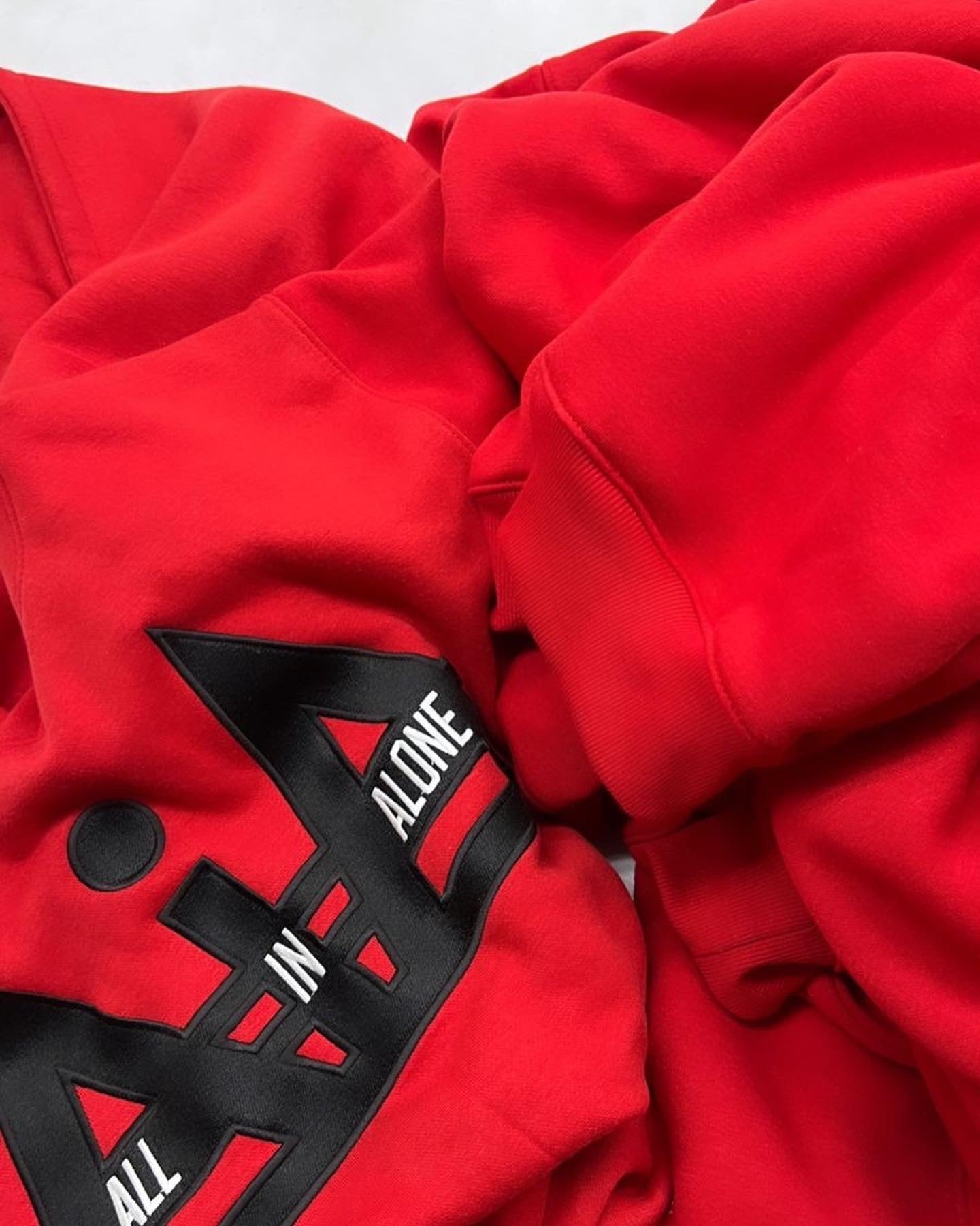 RED/BLACK AiA joggersuit TOP hoodie